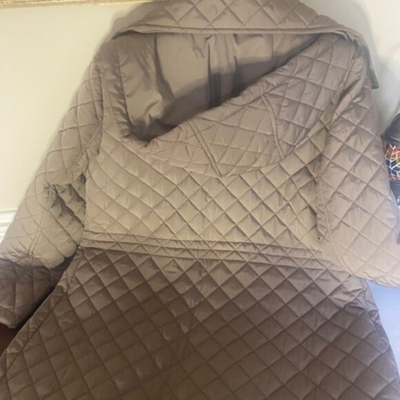 Calvin Klein Quilted Hooded Puffer Jacket - Tan/brown, size L - Picture 6 of 7